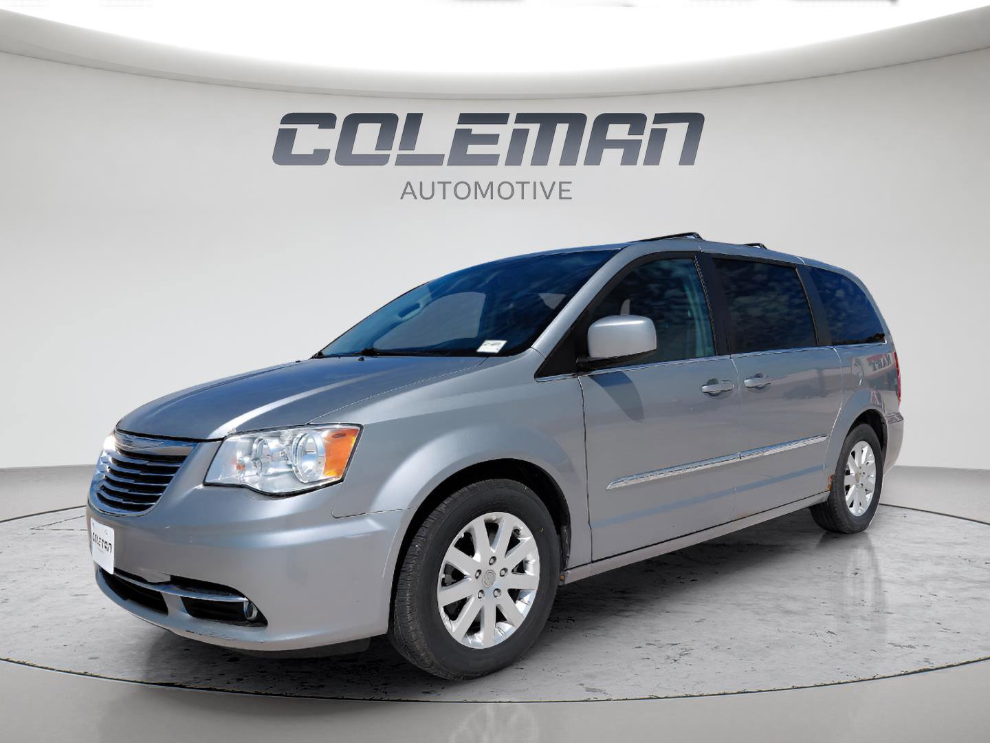 Used 2015 Chrysler Town & Country Touring FWD image 1