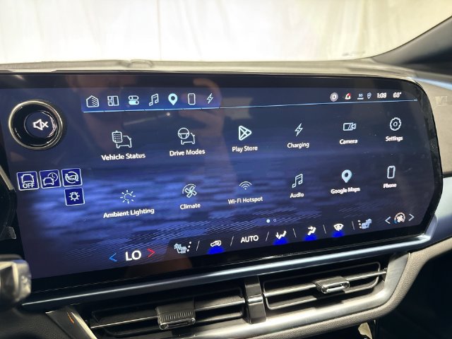 Used 2024 Chevrolet Equinox EV LT FWD image 16