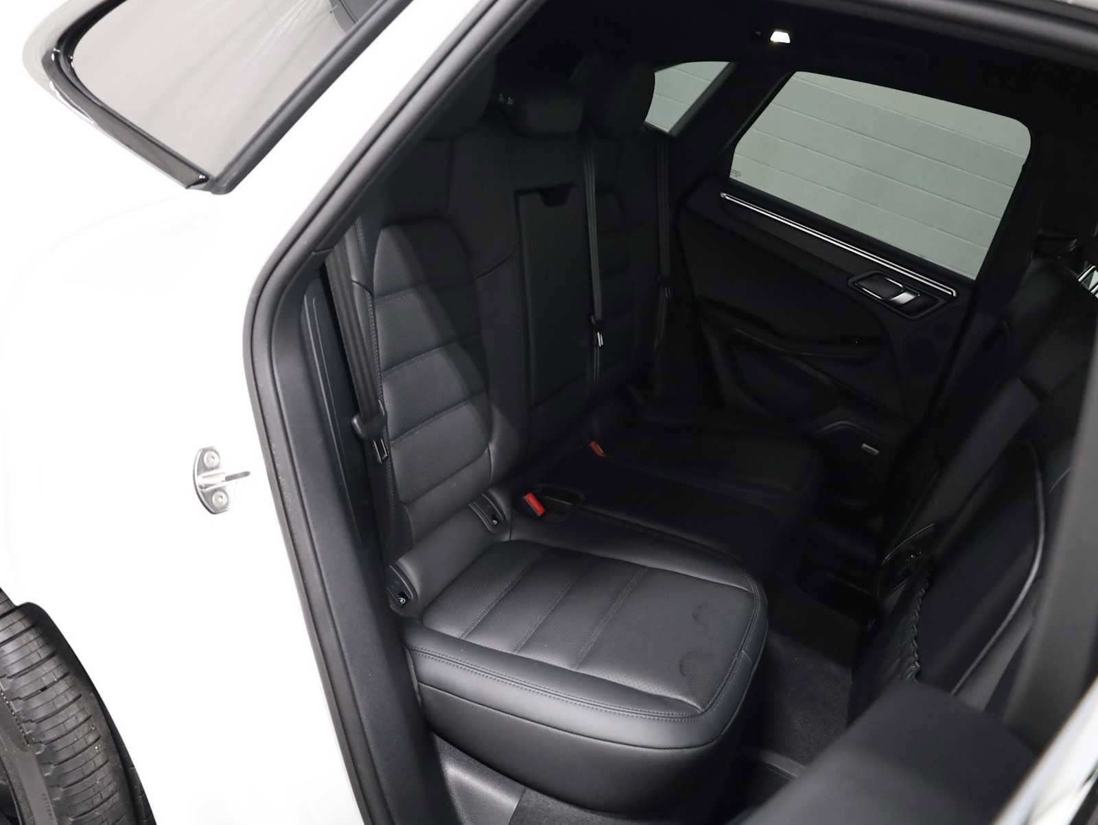 Certified 2023 Porsche Macan GTS AWD/4WD image 36