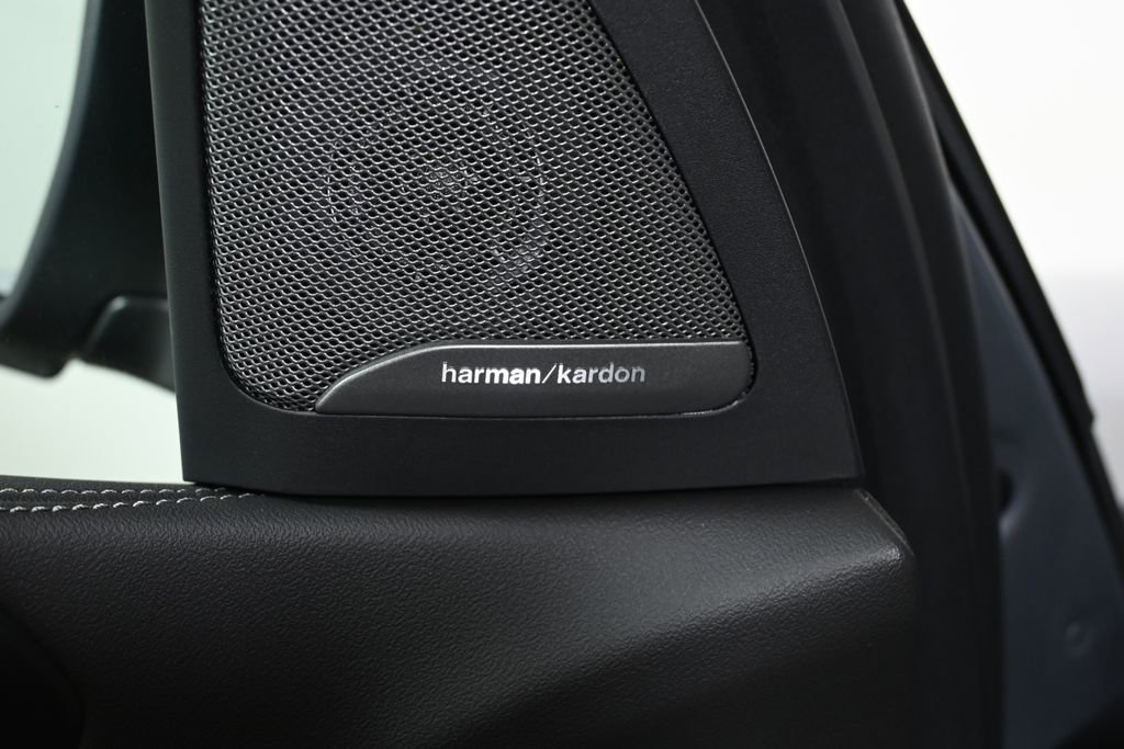 Certified 2024 BMW X5 xDrive50e w/ Premium Package image 29