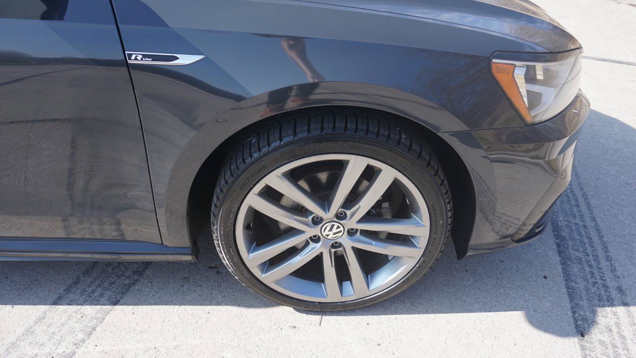 Used 2018 Volkswagen Passat 2.0T R-Line FWD image 11