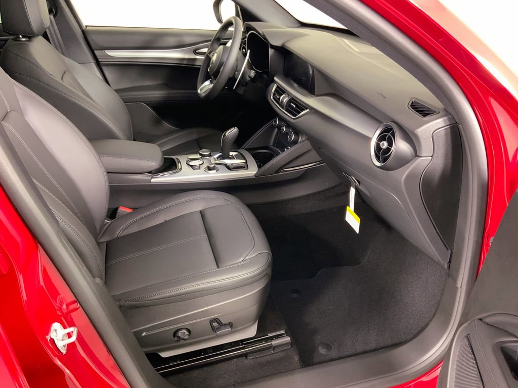 New 2025 Alfa Romeo Stelvio Sprint w/ Convenience Package AWD/4WD image 33