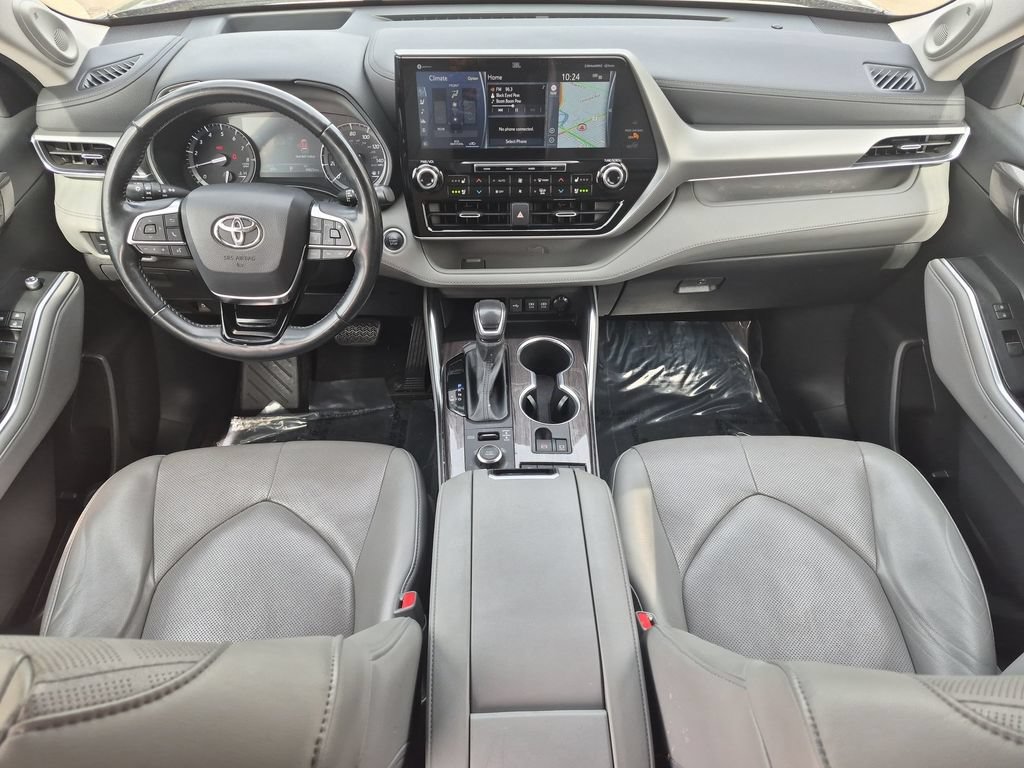 Used 2021 Toyota Highlander Platinum AWD/4WD image 4