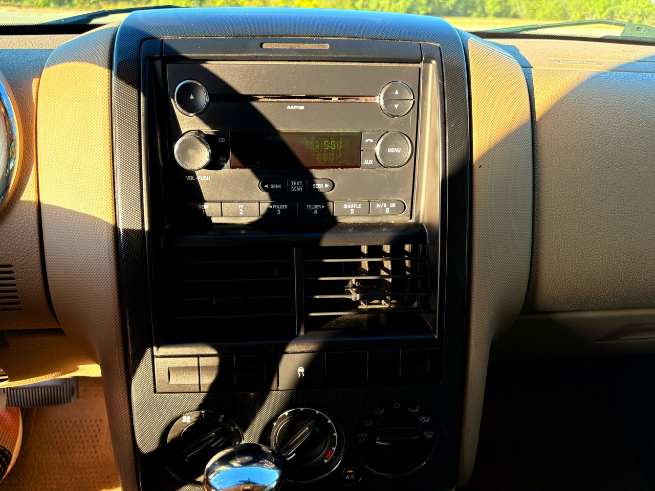 Used 2010 Ford Explorer XLT image 42