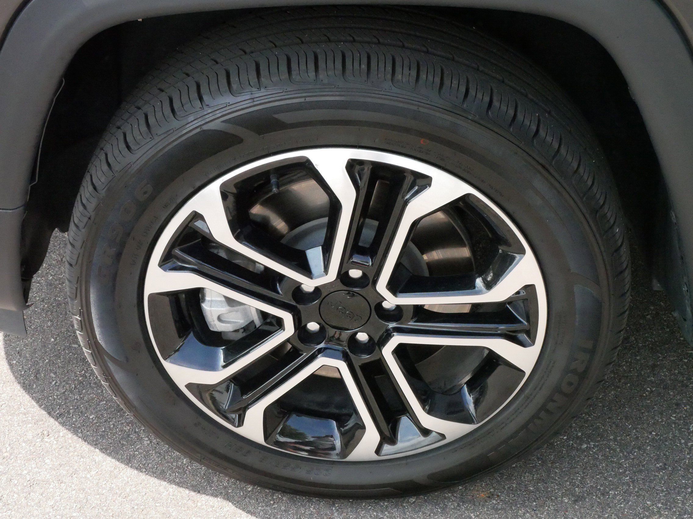 Used 2024 Jeep Compass Limited image 15