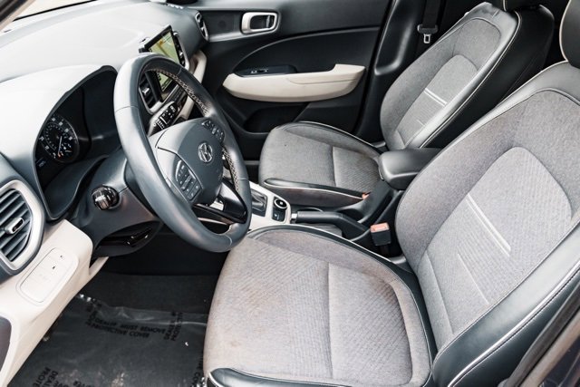 Certified 2020 Hyundai Venue image 9