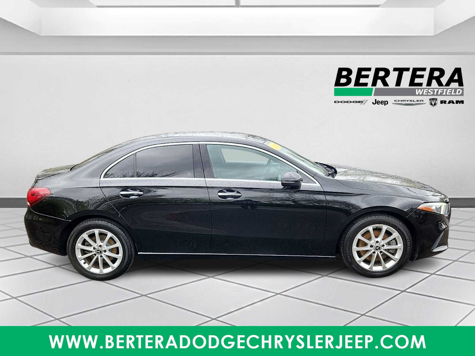 Used 2020 Mercedes-Benz A 220 4MATIC w/ Premium Package image 7