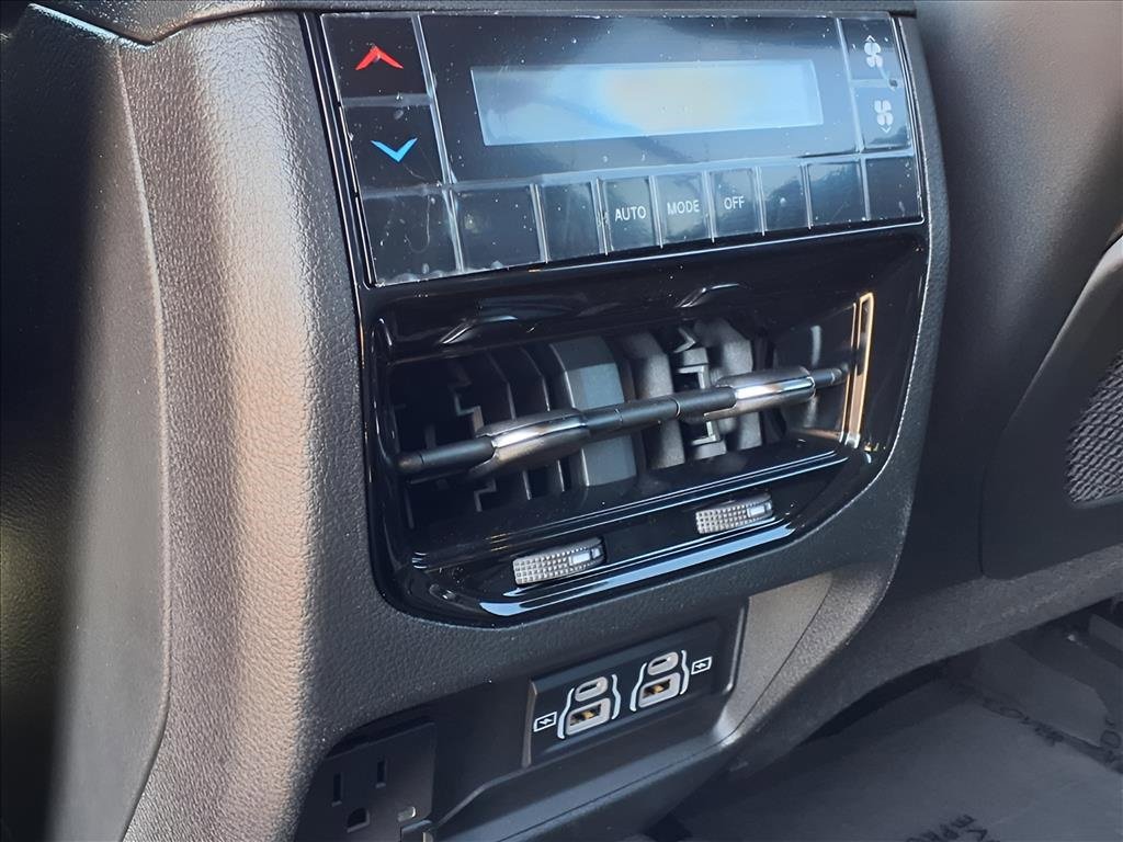 New 2025 Jeep Grand Cherokee L Laredo image 20