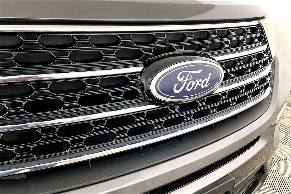 Used 2020 Ford Explorer XLT w/ Equipment Group 202A image 31