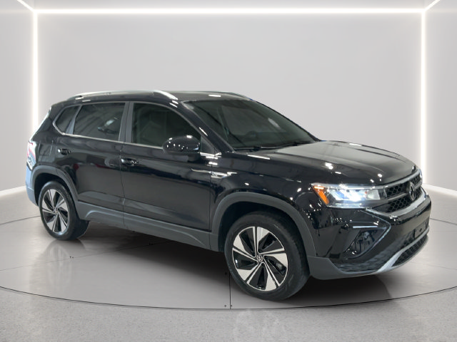 Certified 2023 Volkswagen Taos SE w/ Panoramic Sunroof Package AWD/4WD image 8