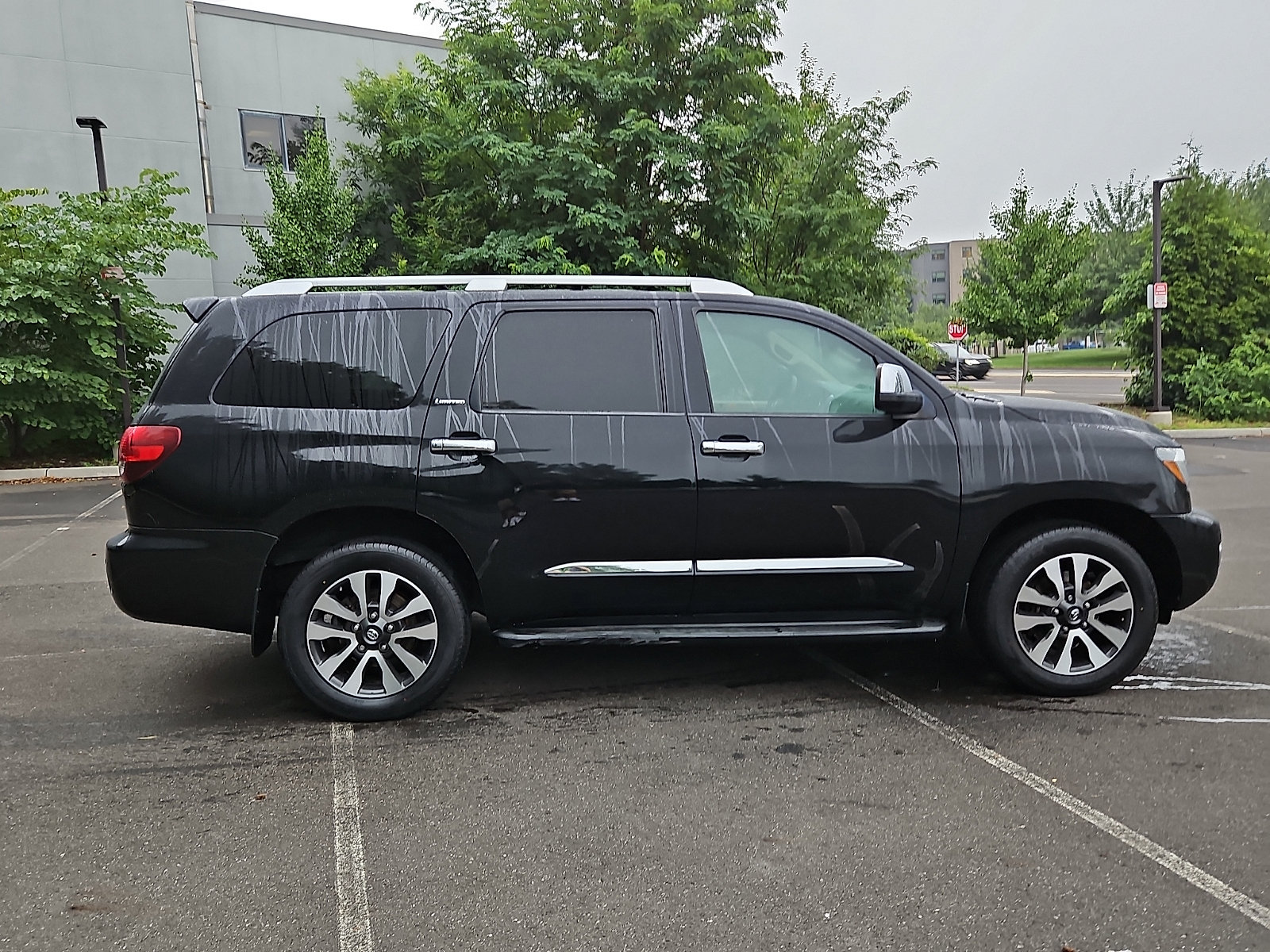 Used 2018 Toyota Sequoia Limited w/ Safety & Convenience Package AWD/4WD image 7