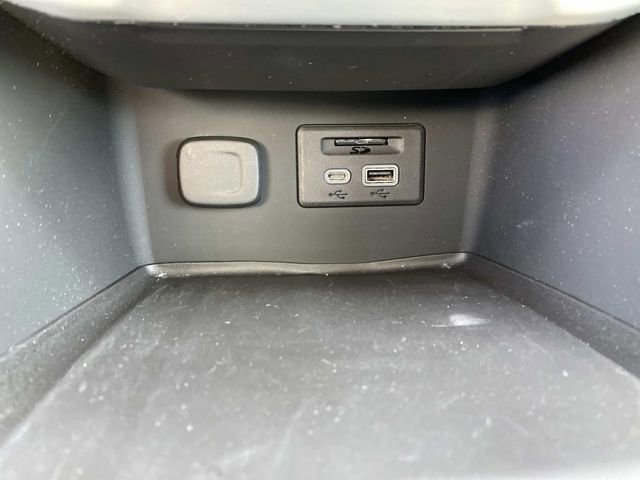 Used 2023 GMC Acadia SLT w/ Technology Package image 18