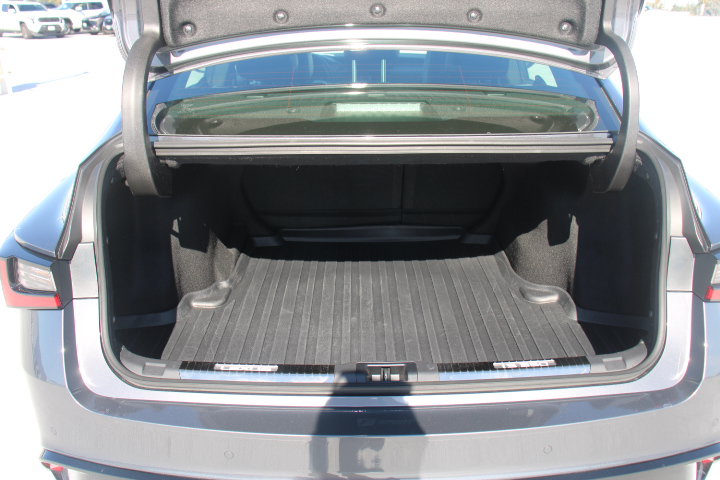 Used 2025 Lexus IS 350 F Sport RWD image 15