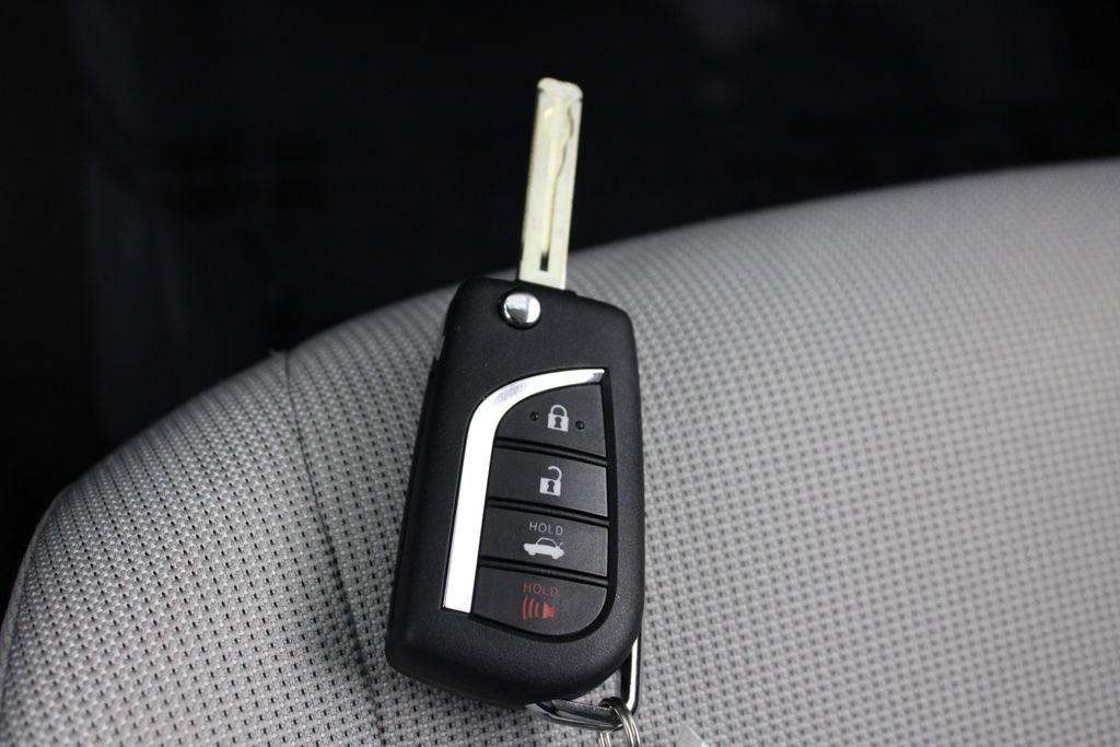 Used 2022 Toyota Corolla LE image 26