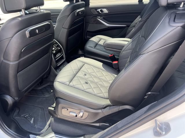 Used 2024 BMW X7 xDrive40i w/ M Sport Package AWD/4WD image 13