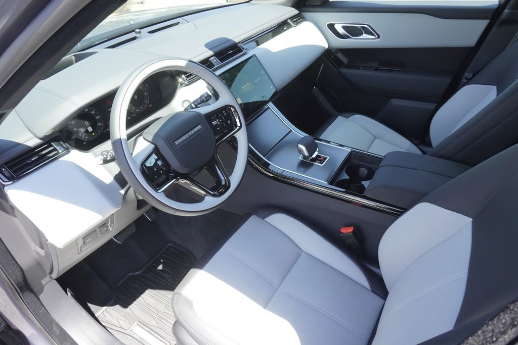 New 2026 Land Rover Range Rover Velar Dynamic SE image 18