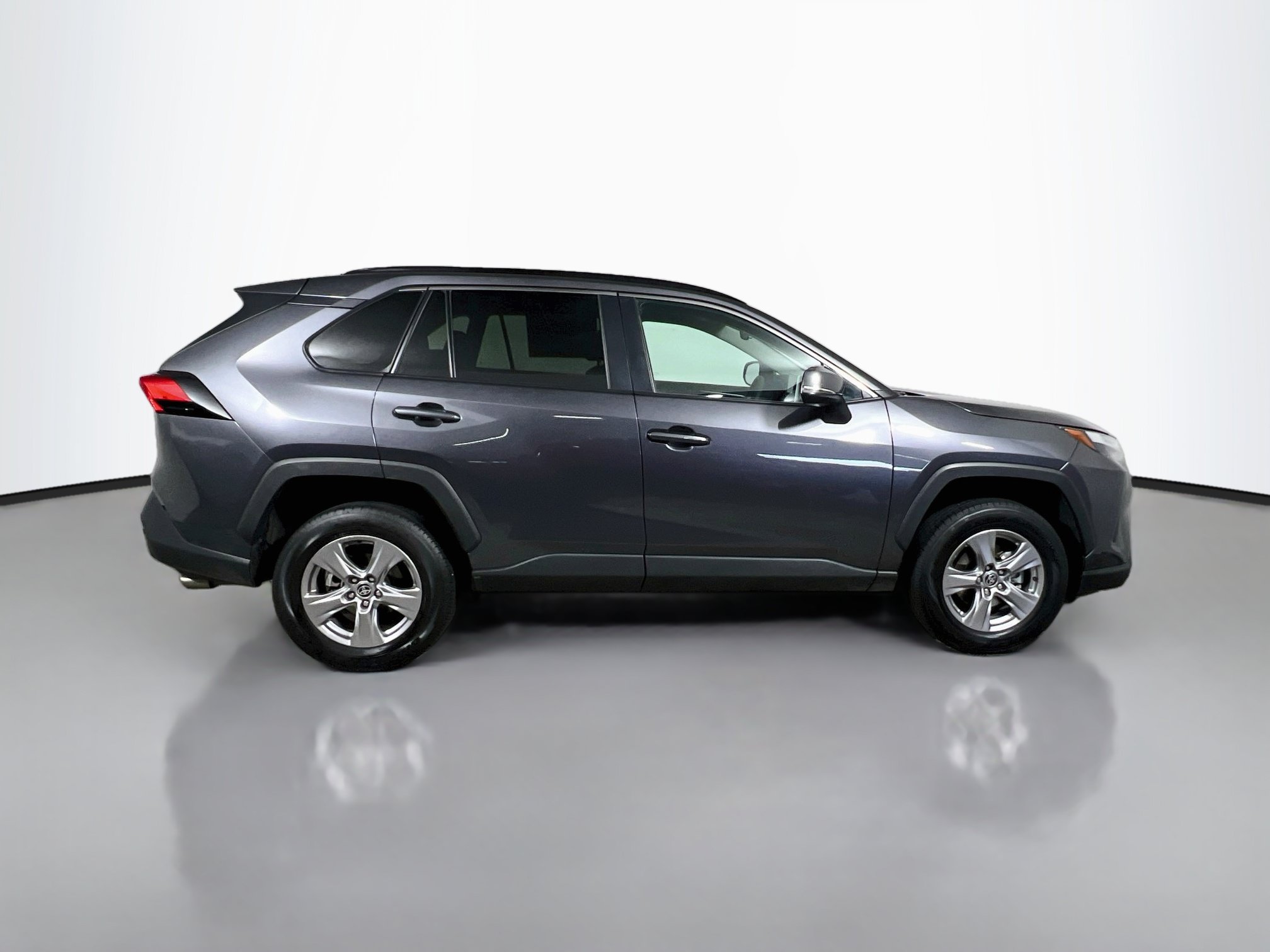 Used 2025 Toyota RAV4 XLE FWD image 3