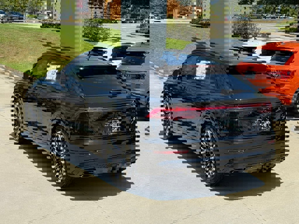 New 2025 Audi Q8 Premium Plus image 12