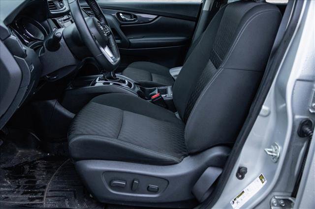 Used 2020 Nissan Rogue SV AWD/4WD image 11