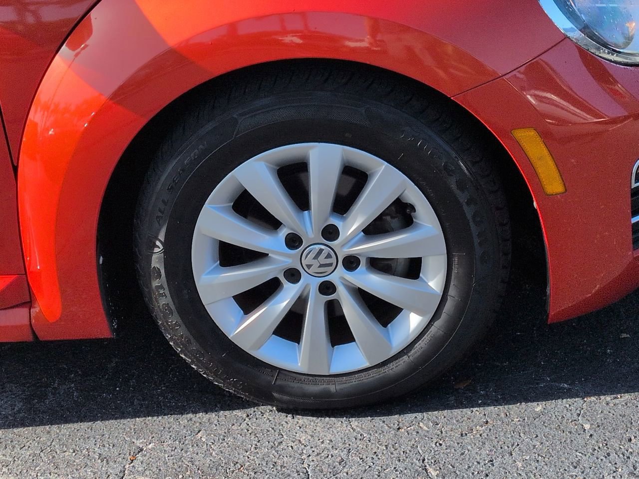 Used 2018 Volkswagen Beetle 2.0T S image 10