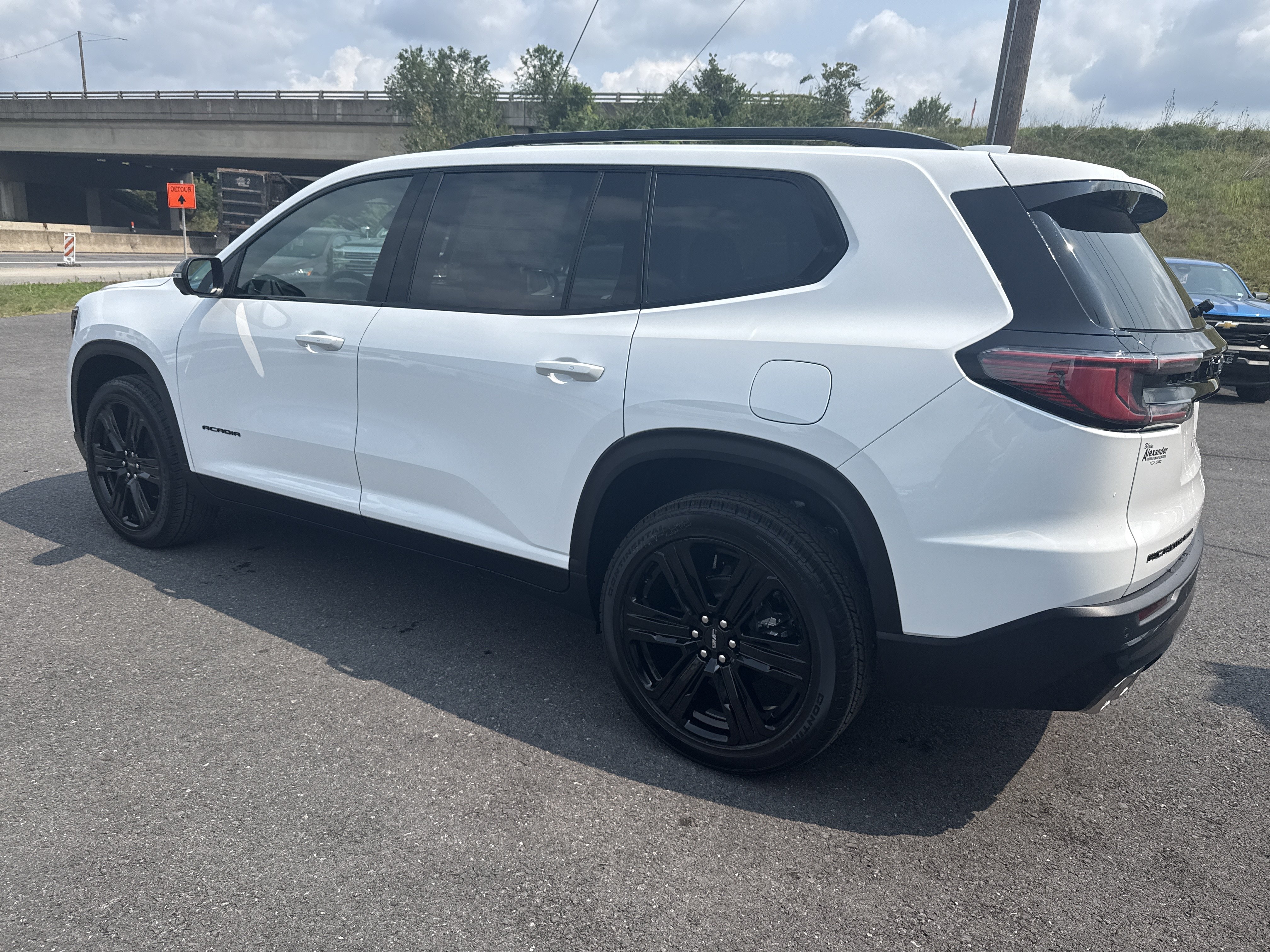 New 2027 GMC Acadia Elevation w/ Black Edition AWD/4WD image 6