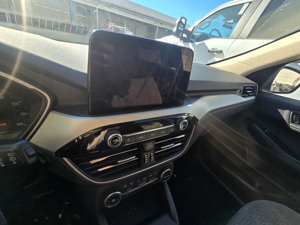 Used 2020 Ford Escape SE image 11