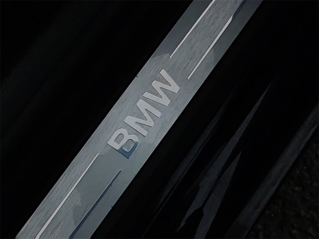 Used 2021 BMW 530i xDrive w/ Convenience Package image 18