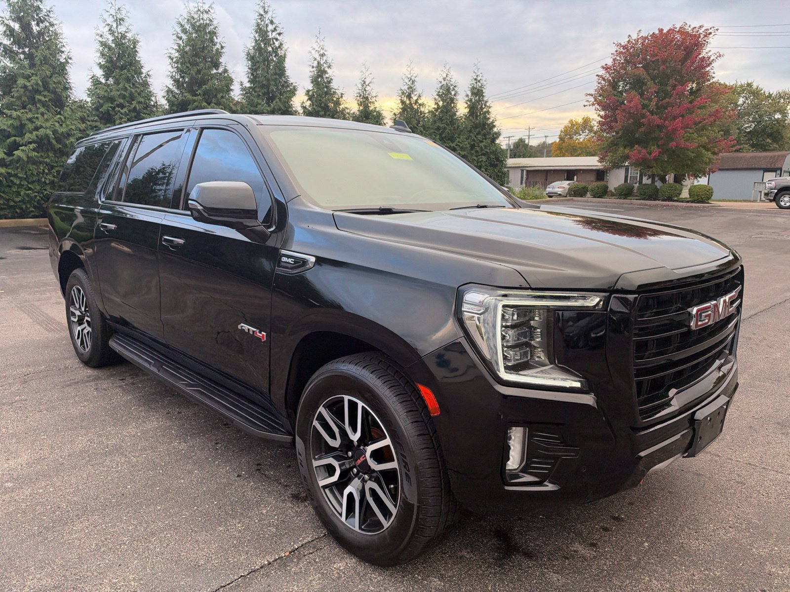 Used 2021 GMC Yukon XL AT4 w/ Rear Media and Nav Package AWD/4WD image 7