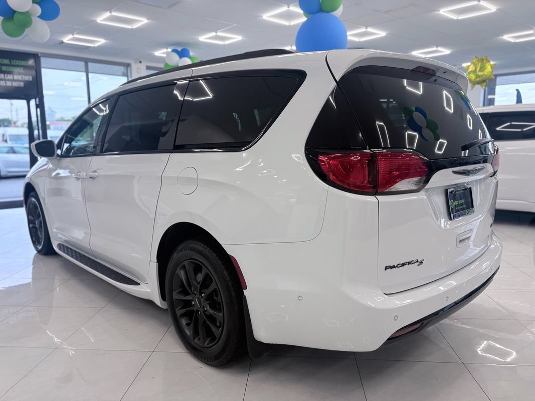 Used 2020 Chrysler Pacifica Touring-L w/ Advanced Safetytec Group AWD/4WD image 10