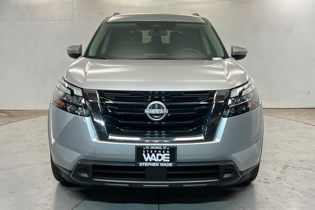Used 2025 Nissan Pathfinder SV AWD/4WD image 8