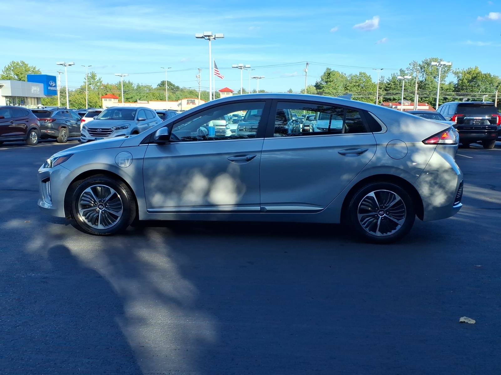 Used 2022 Hyundai Ioniq SEL FWD image 8