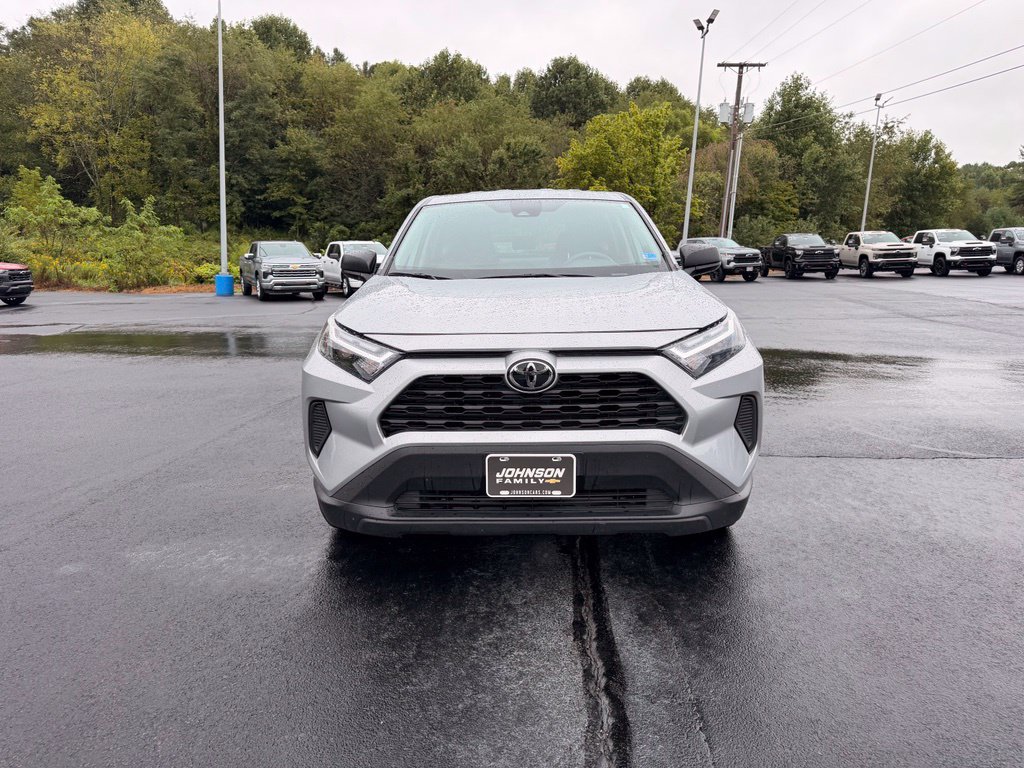 Used 2025 Toyota RAV4 LE AWD/4WD image 3