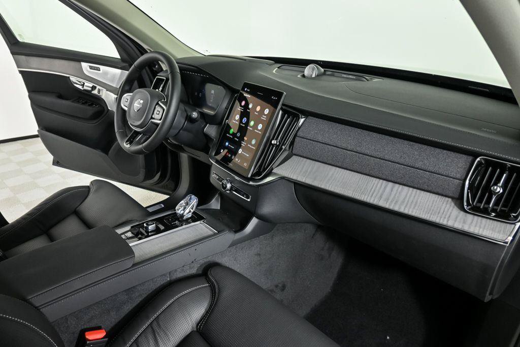 Used 2026 Volvo XC90 B6 Ultra w/ Protection Package AWD/4WD image 25