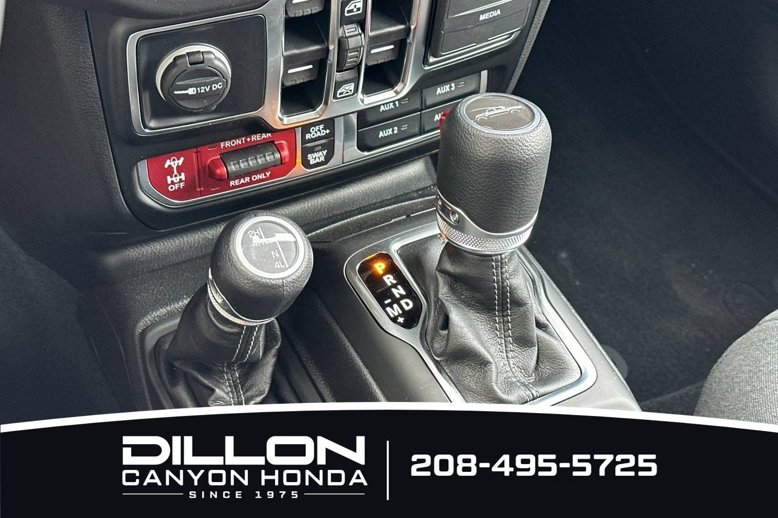 Used 2025 Jeep Gladiator Rubicon AWD/4WD image 21
