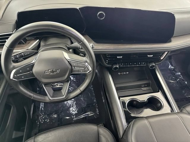 Used 2025 Chevrolet Suburban Z71 AWD/4WD image 28