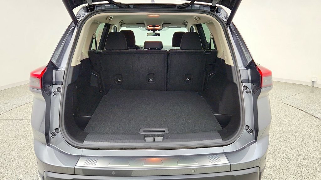 Used 2026 Nissan Rogue SV FWD image 21