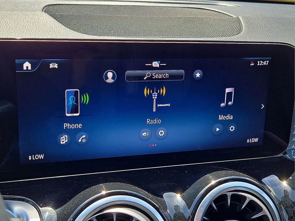 Used 2025 Mercedes-Benz GLB 250 4MATIC image 27