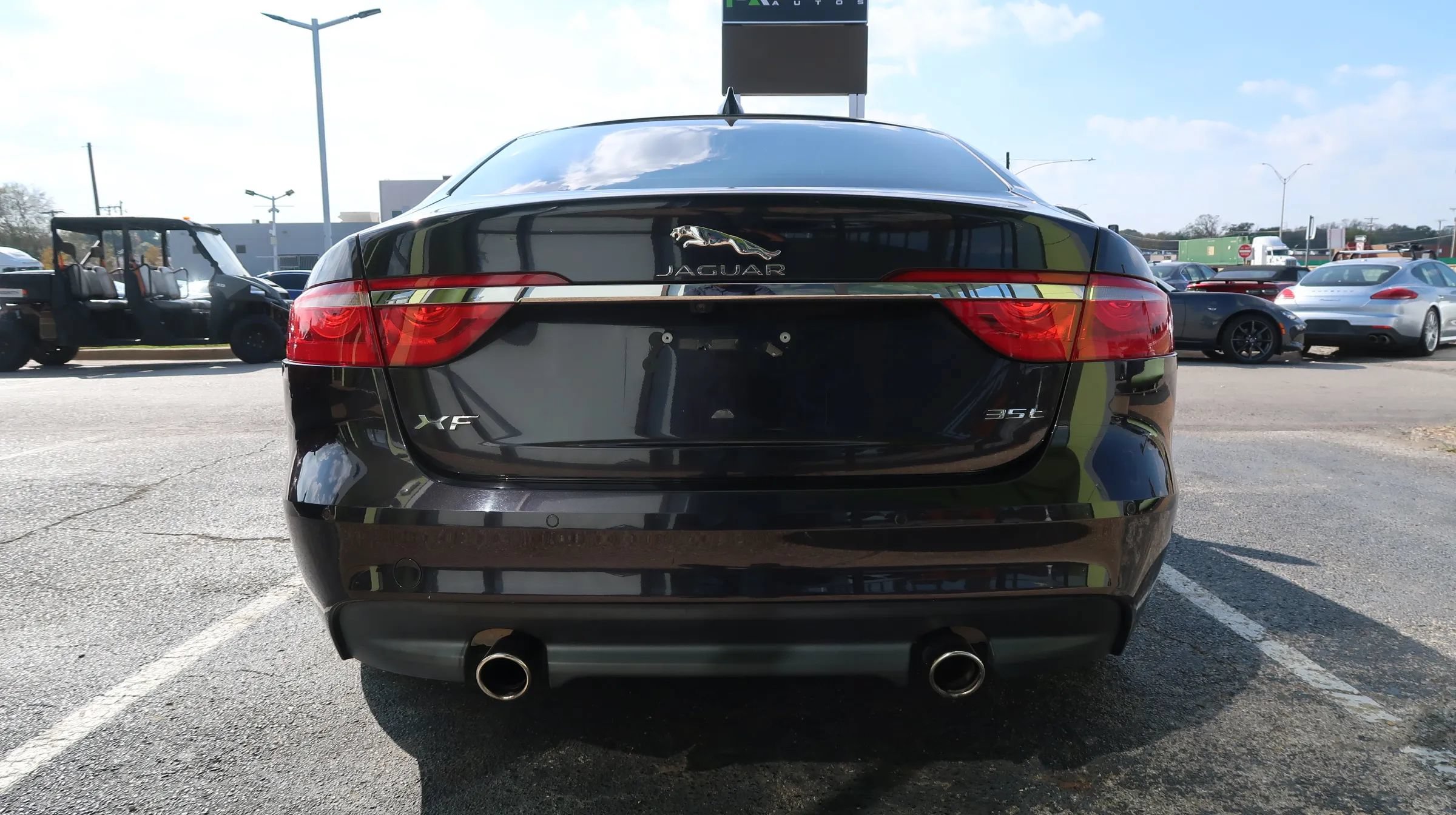 Used 2017 Jaguar XF Prestige RWD image 9