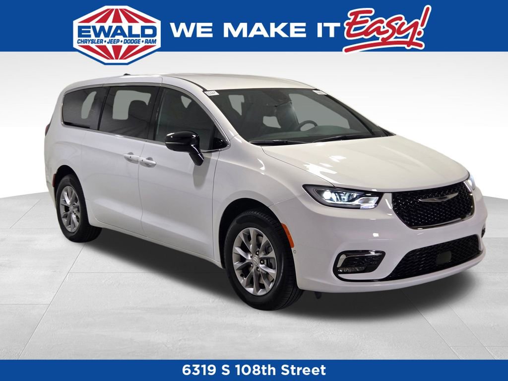 New 2026 Chrysler Pacifica Select