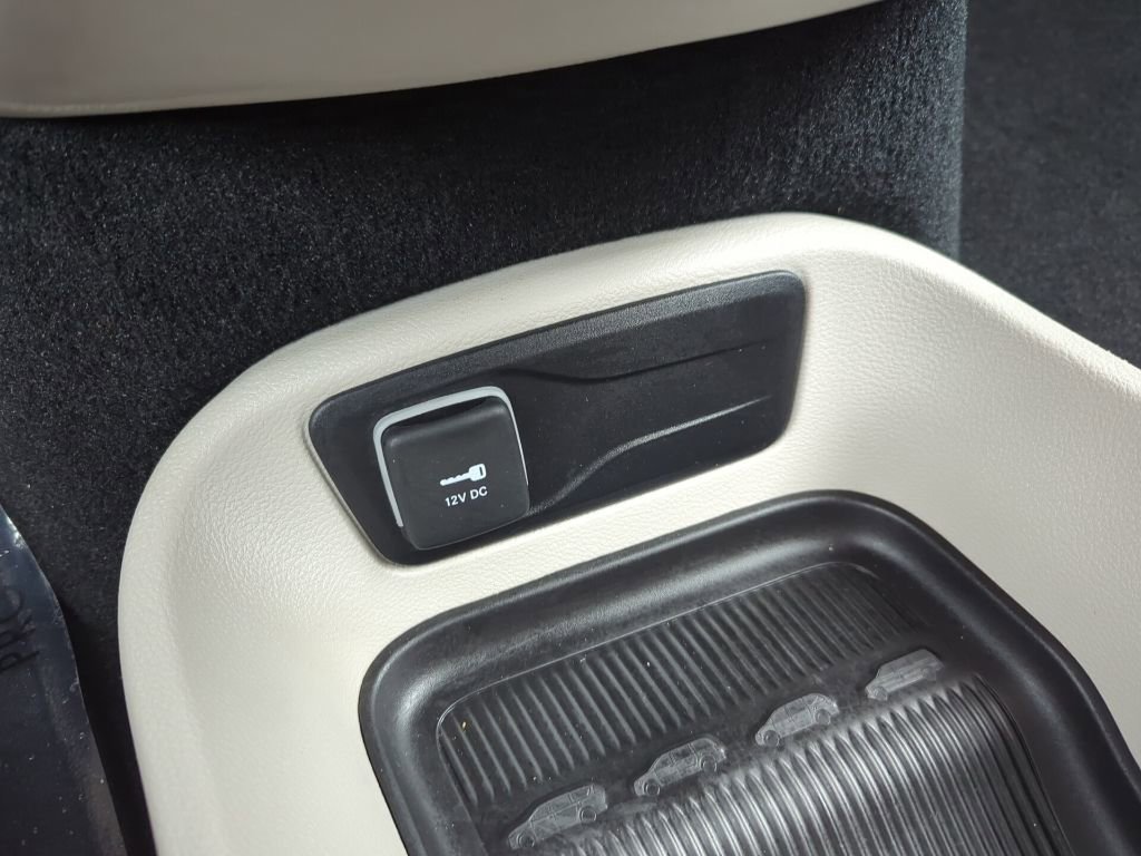 Used 2024 Chrysler Pacifica Touring-L image 20