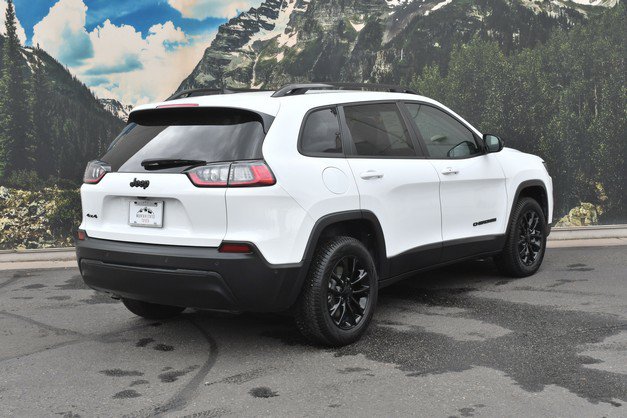 Used 2023 Jeep Cherokee Altitude Lux AWD/4WD image 3