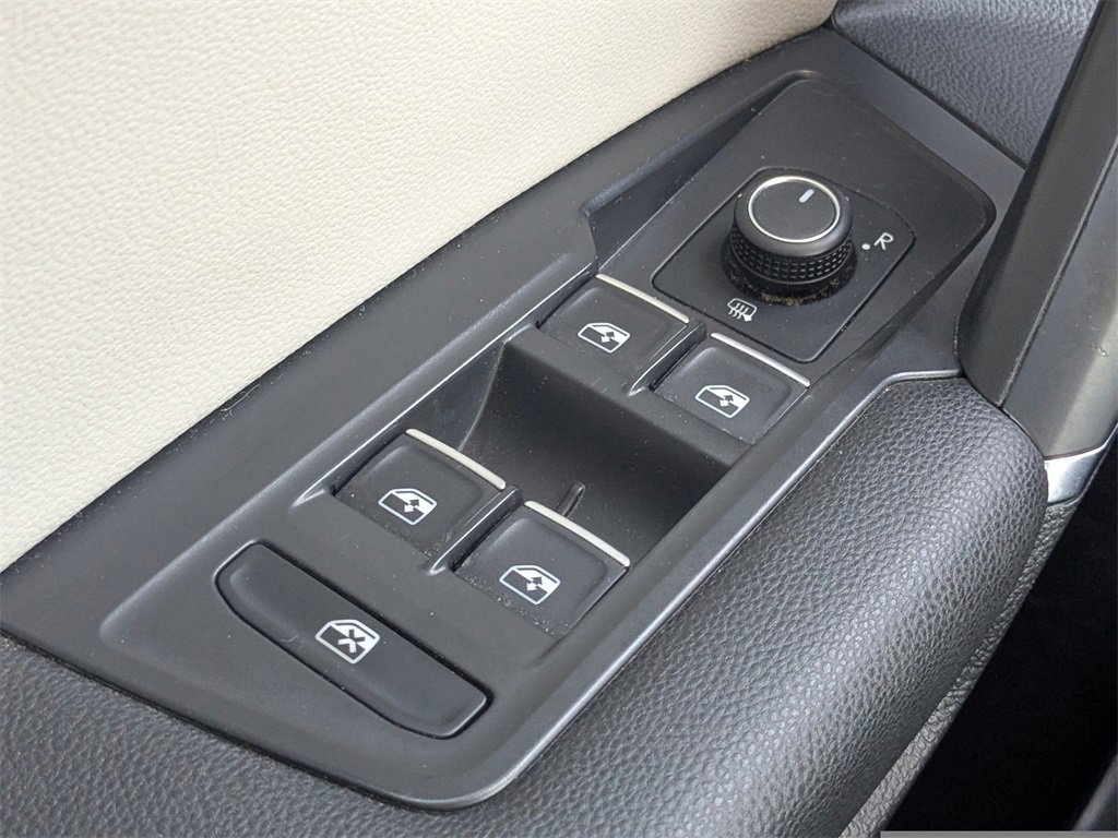 Used 2020 Volkswagen Tiguan SEL image 22