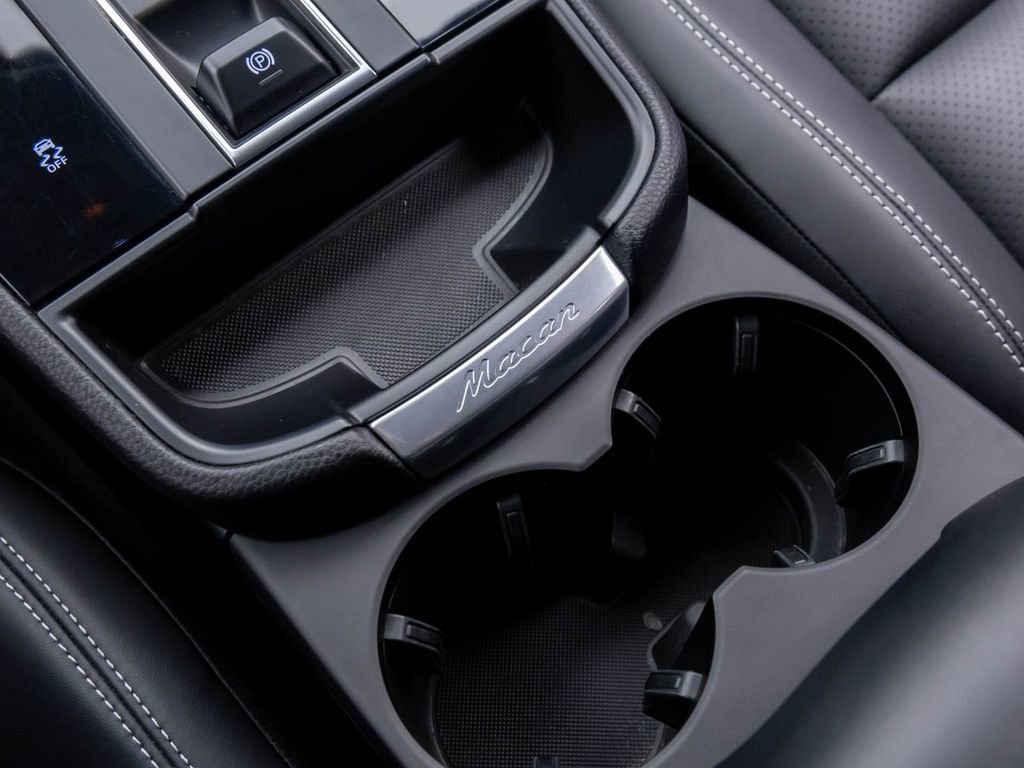 Used 2022 Porsche Macan S image 28