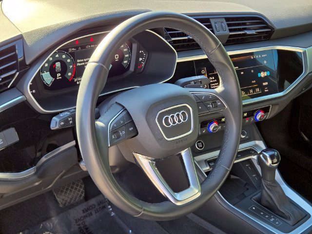 Used 2024 Audi Q3 2.0T Premium w/ Convenience Package AWD/4WD image 26