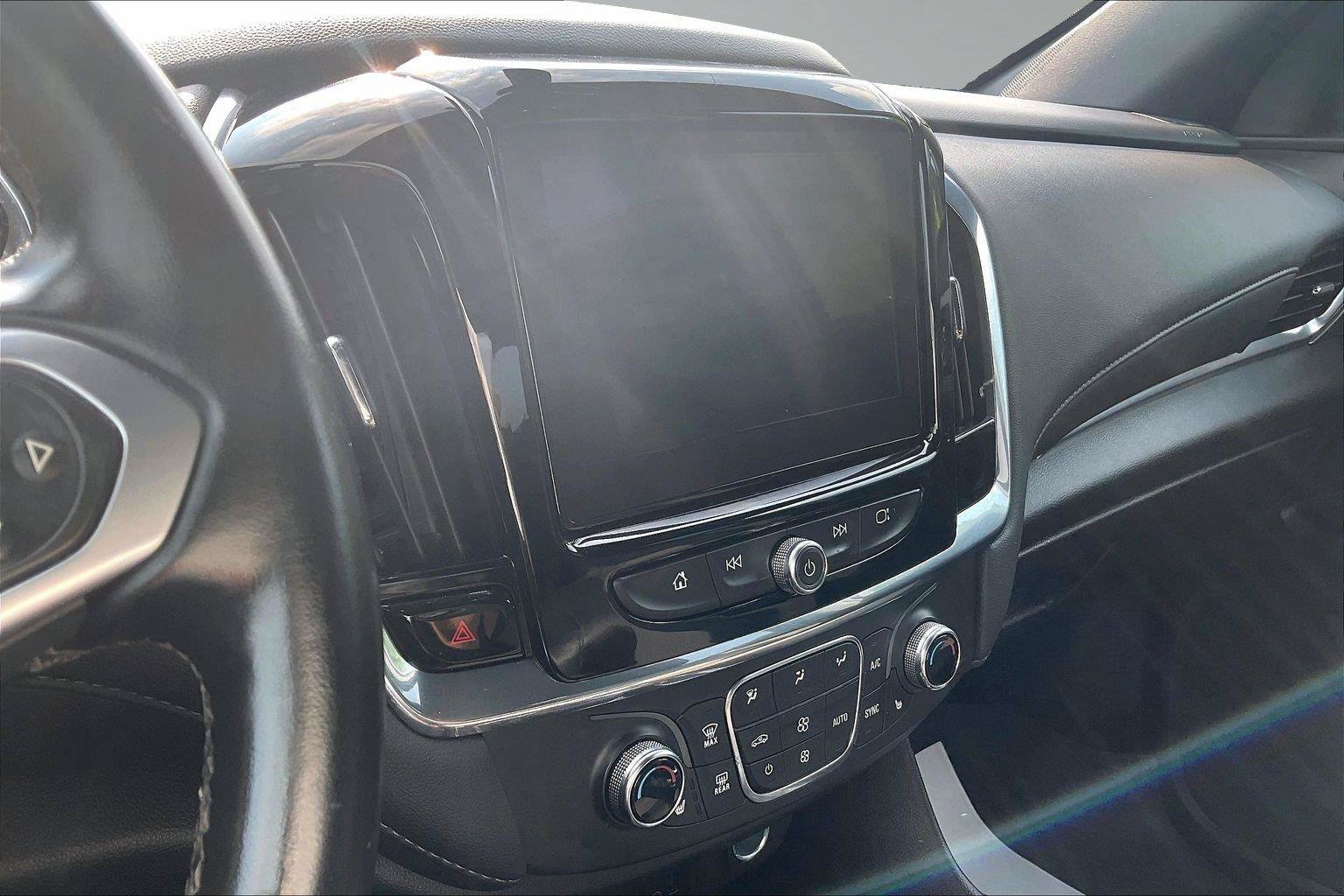 Used 2023 Chevrolet Traverse LT FWD image 6