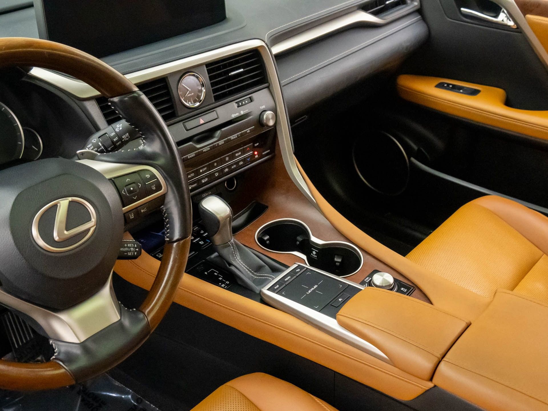 Used 2022 Lexus RX 350L Premium w/ Premium Package image 13