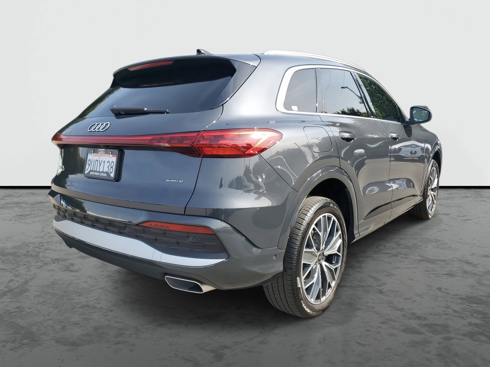 Used 2025 Audi Q5 Premium Plus w/ Premium Plus image 4