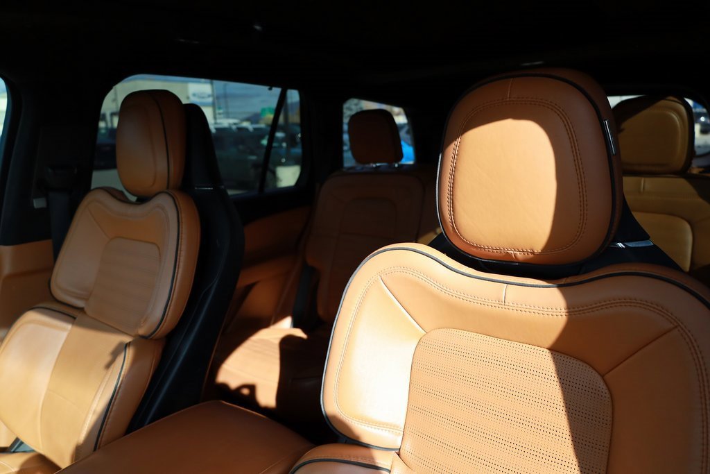 Used 2020 Lincoln Aviator Black Label image 16