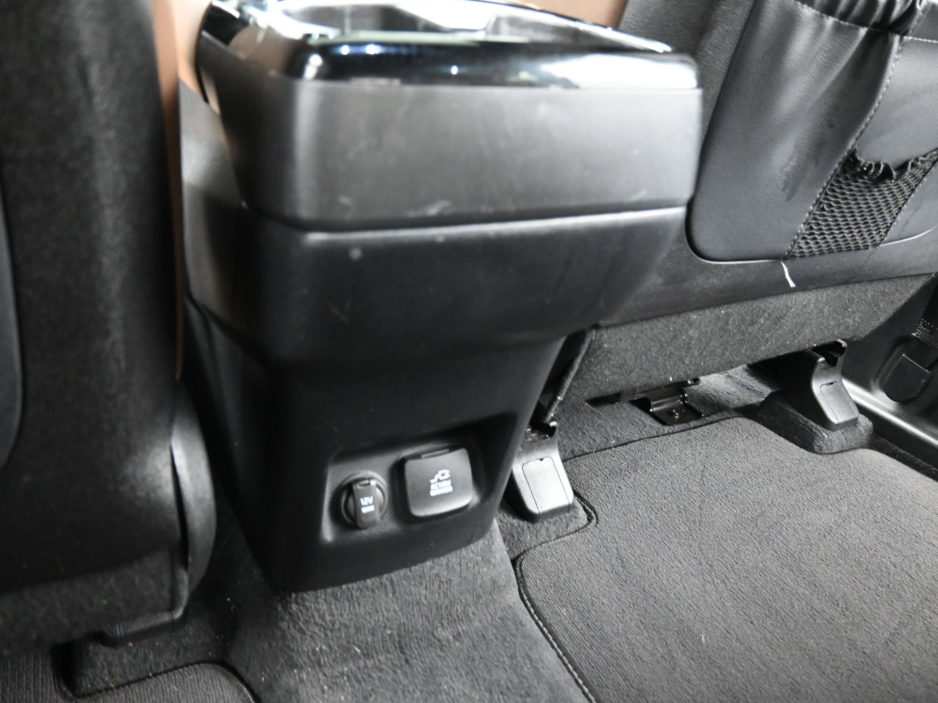 Used 2022 Kia Telluride SX w/ SX Prestige Package image 17