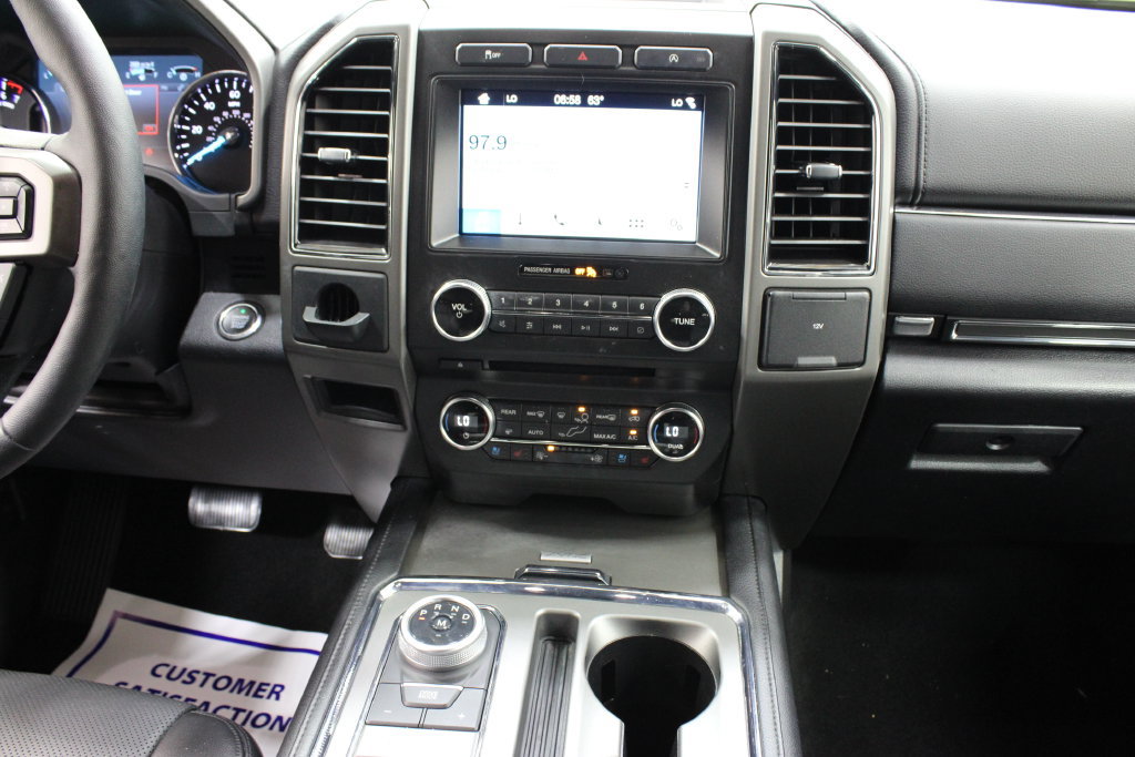 Used 2018 Ford Expedition XLT w/ Equipment Group 202A RWD image 24
